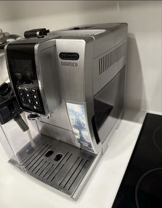Кофемашина Delonghi Dinamica