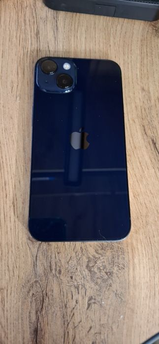 Продам 13 айфон.