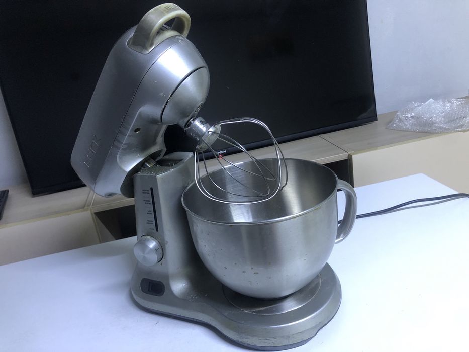 Продам миксер BORK E800