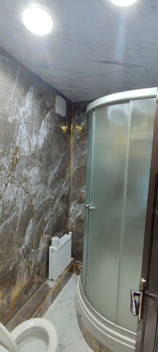 Продаётся 4х комнатная квартира.На первом этаже. Ориентир Сергели 3.