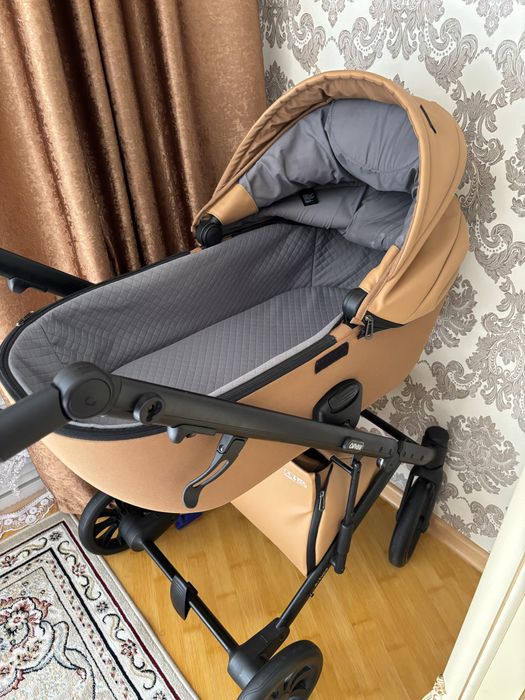 Коляска фирмы Anex