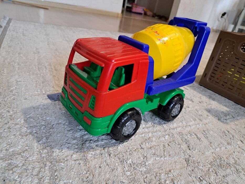 Игрушки по 500 тг