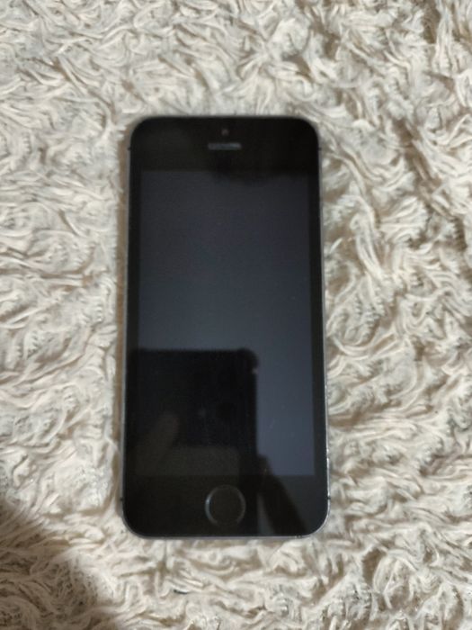 Продам iPhone 5s в нормальном состоянии
На корпусе есть коцки, э