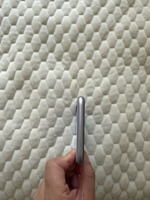 iPhone 11 в идеальном состоянии
