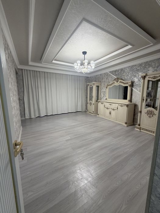 Onqorgon Obod Mahallada 3 sotih 6ta  xona kotta xol va oshxona