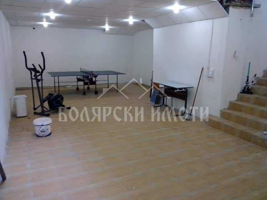 Офис/Магазин/Студио под наем в Идеален Център