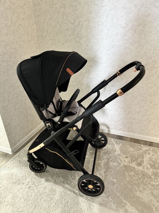 Продам коляску НЕДОРОГО