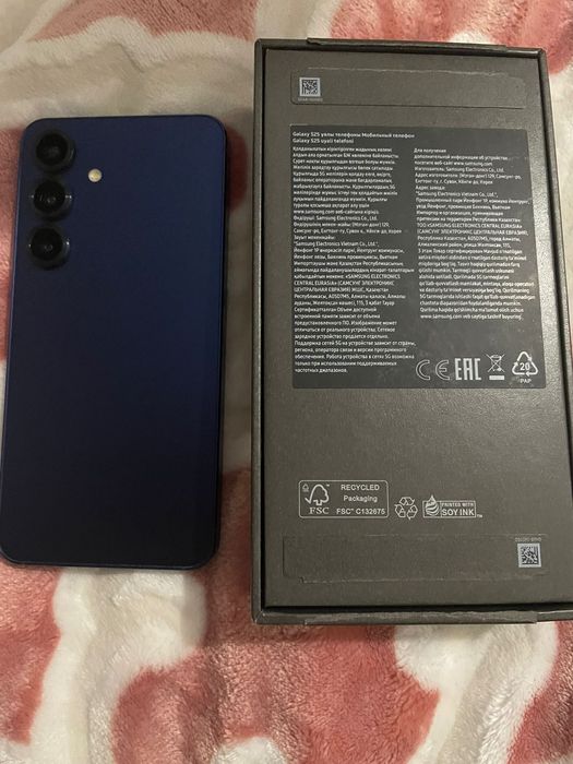 Samsung Galaxy S25 12/128, синий, почти идеал
