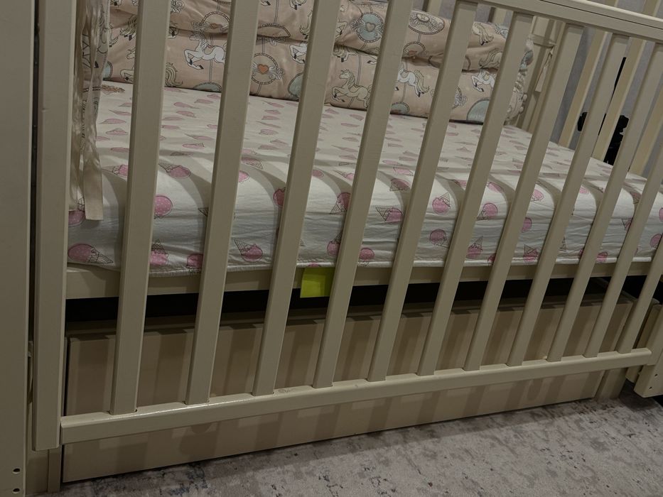 Детская кроватка