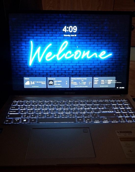 ASUS Vivobook X16