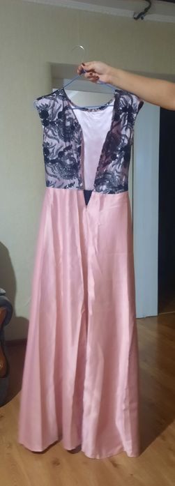 Продам платье нарядное