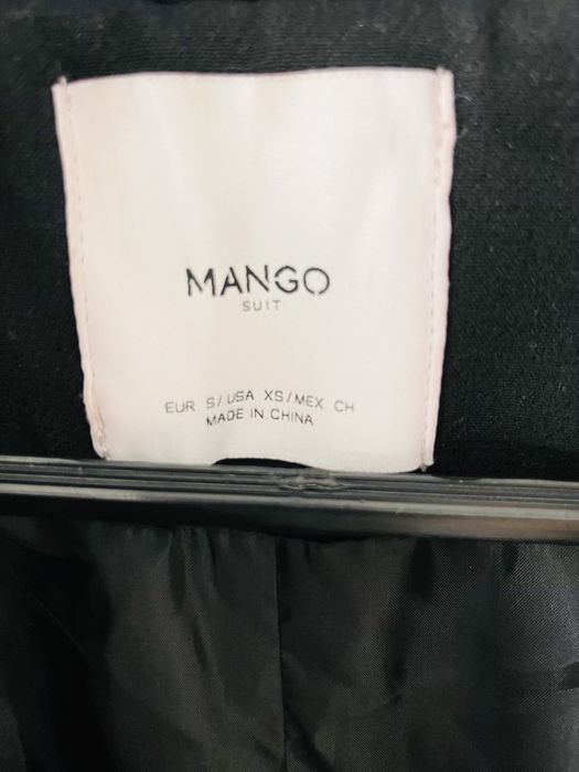 Palton Mango, in perfecta stare