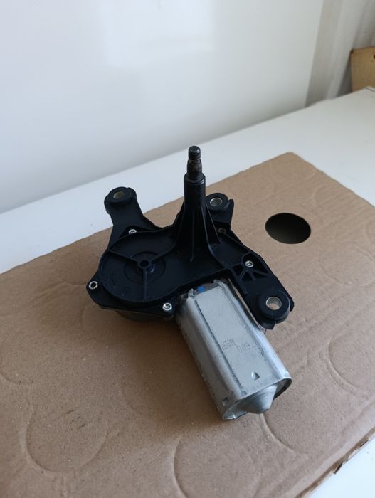 De vânzare motoraș ștergător haion Opel Zafira