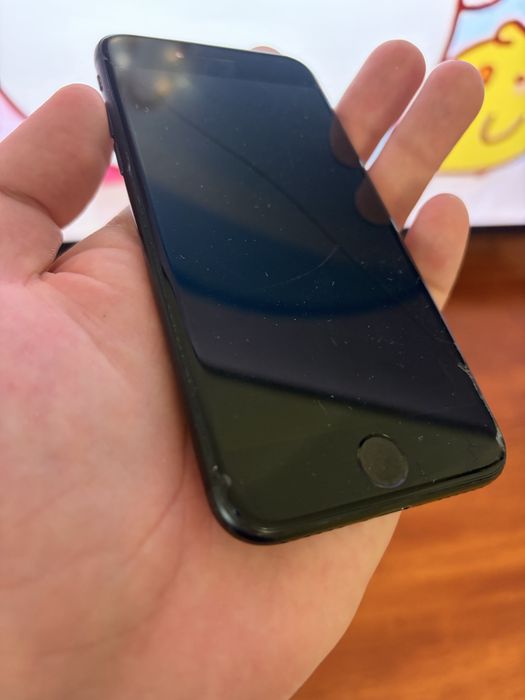 Продам Iphone se 2020