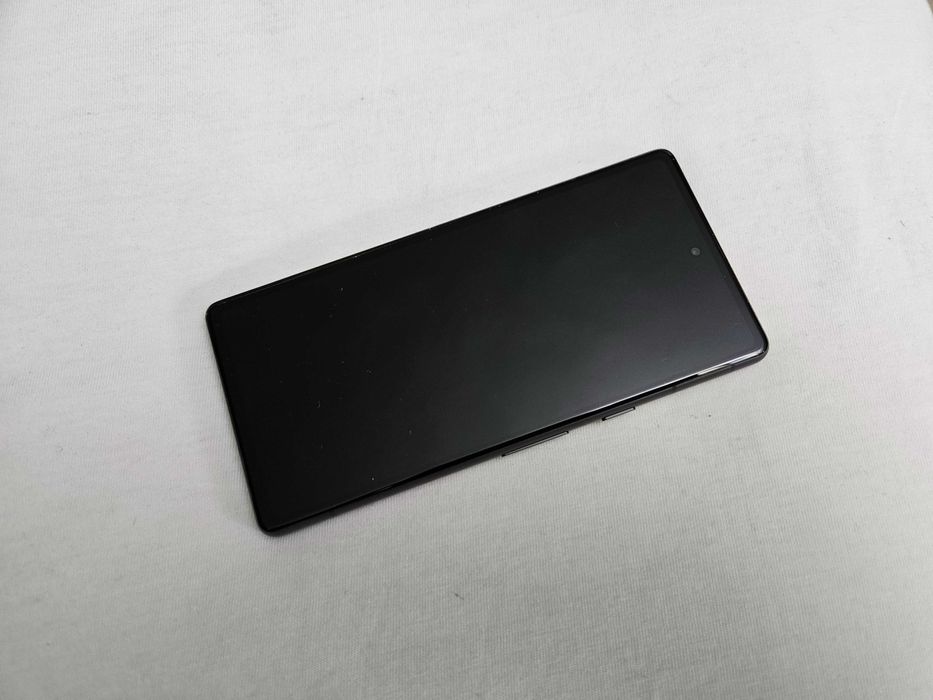 Google Pixel 6 de 128gb cu Ram 8Gb , liber dual , Husa , ca nou 10/10