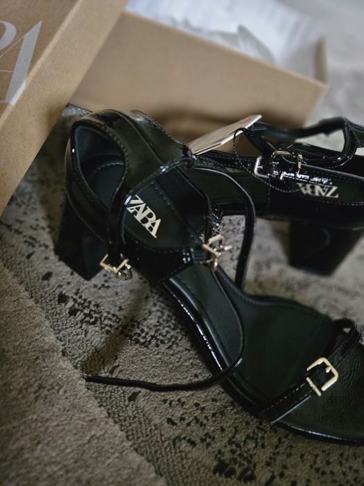 Босоножки от Zara