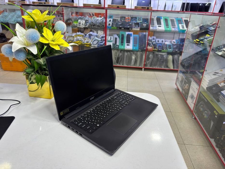 Acer office noutbuk seleron N4020 ddr4 4/1000GB HDD holati yaxshi