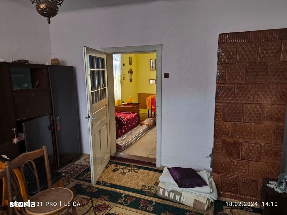 Casa De Vanzare + Anexe 2500 Mp / Putna