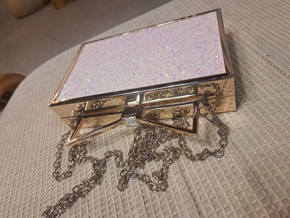 Дамска чантичка в розово