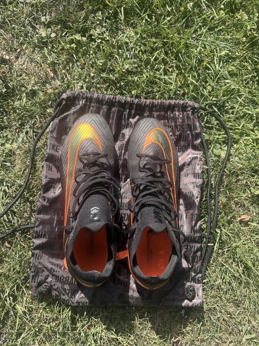 Ghete de fotbal nike