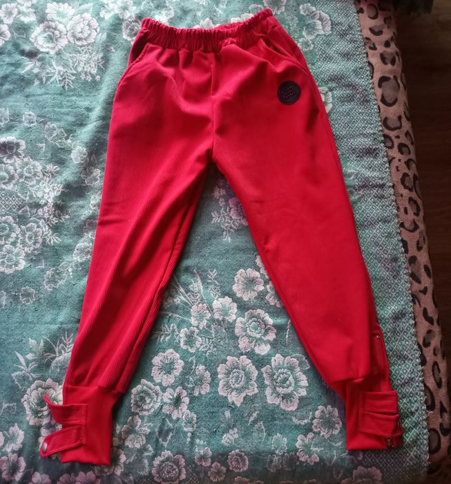 Продам костюм вельветовый