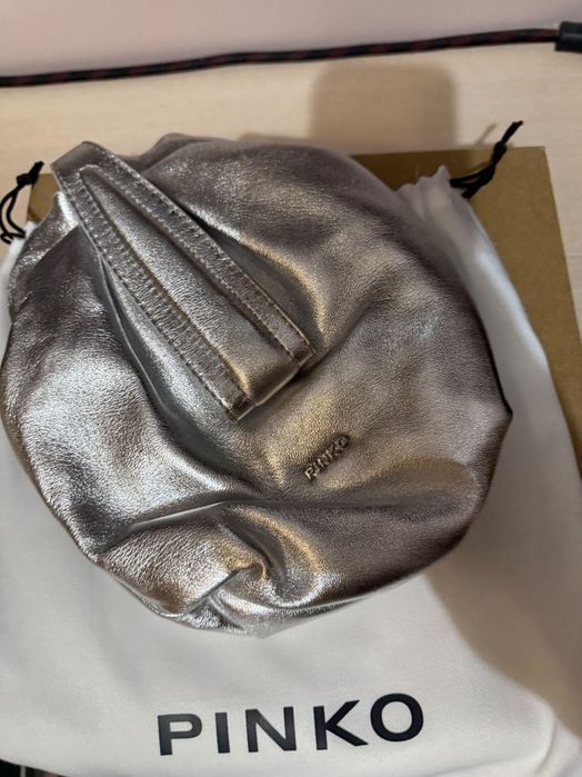 Сребриста чанта Pinko
