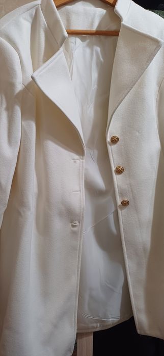 Дамско палто слонова кост