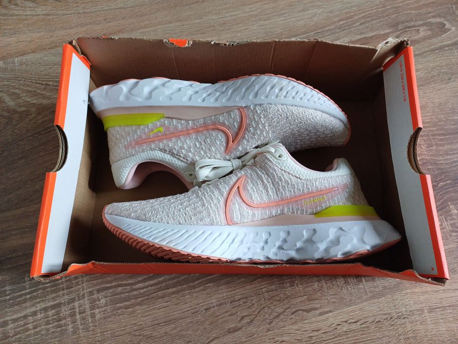 Nike дамски маратонки 38.5