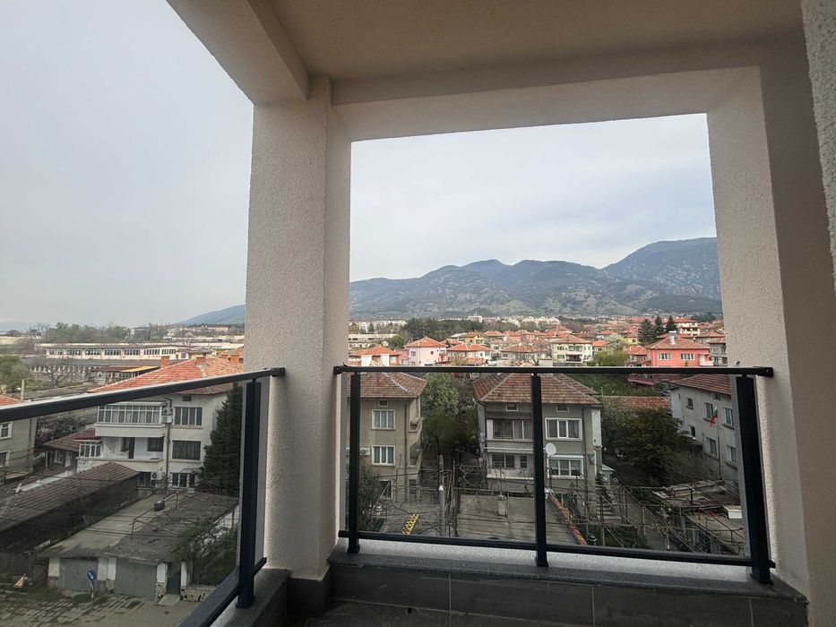 Продава се Тристаен апартамент в Карлово - 92 кв.м за 666 €/кв.м - Снимка #8