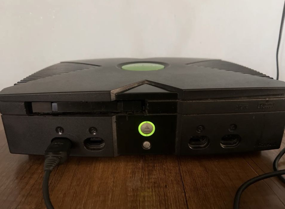 XBOX sotiladi aybi yoq