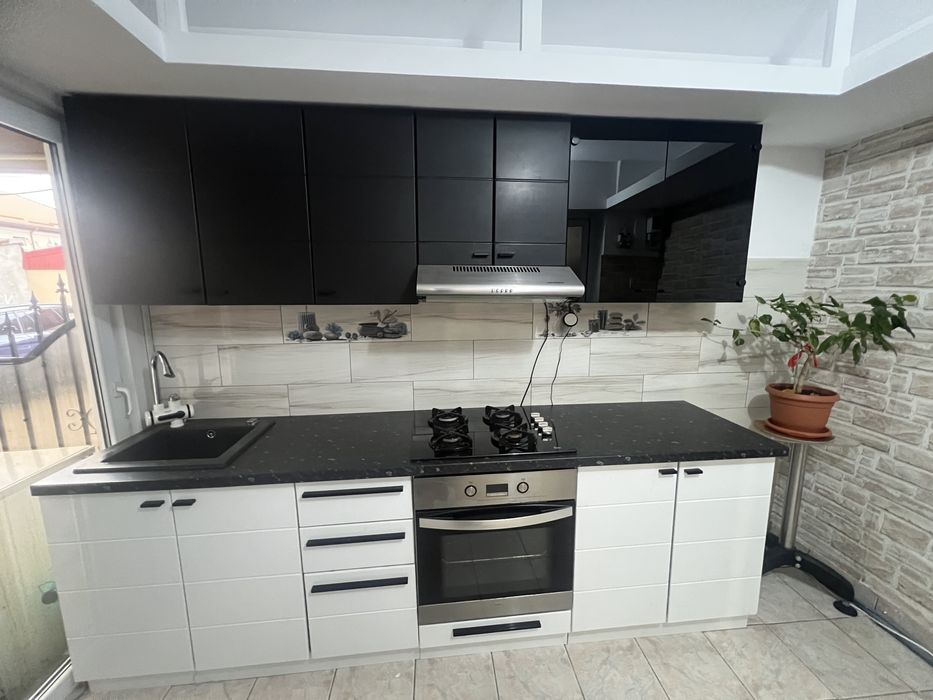 Închiriez unitate locativă la casă