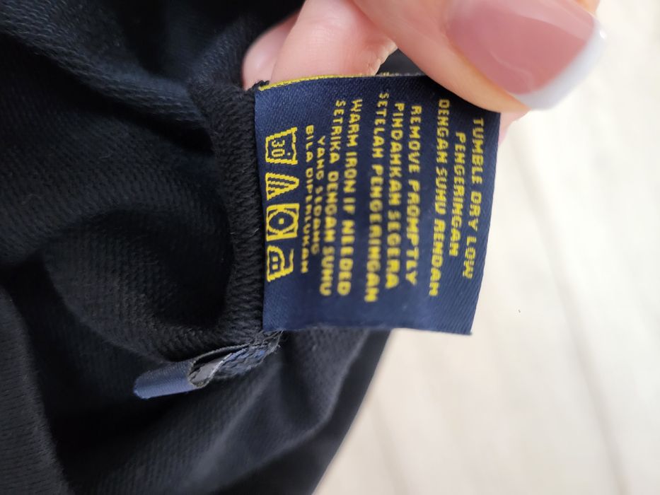 Тениска Ralph Lauren, къси панталони Polo, горнище Nike, кори за футбо