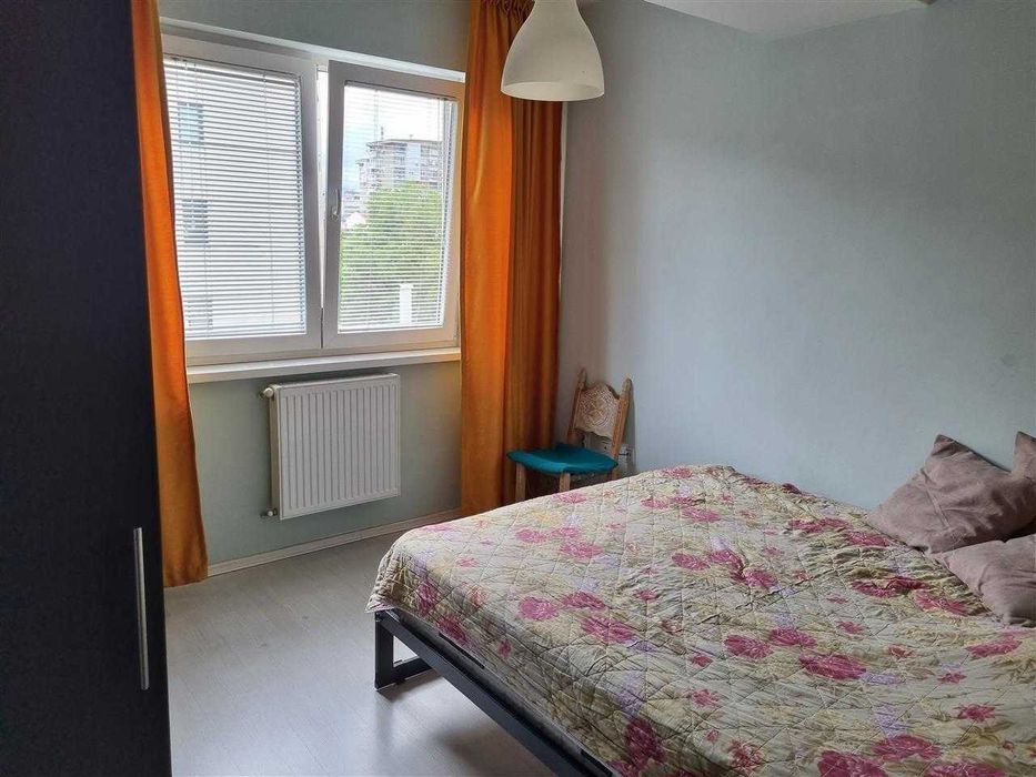 Дава се под наем Двустаен апартамент в Бургас, Славейков - 63 кв.м за 255 € - Снимка #1