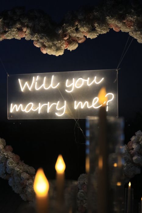 Вывеска “Will you marry me?”