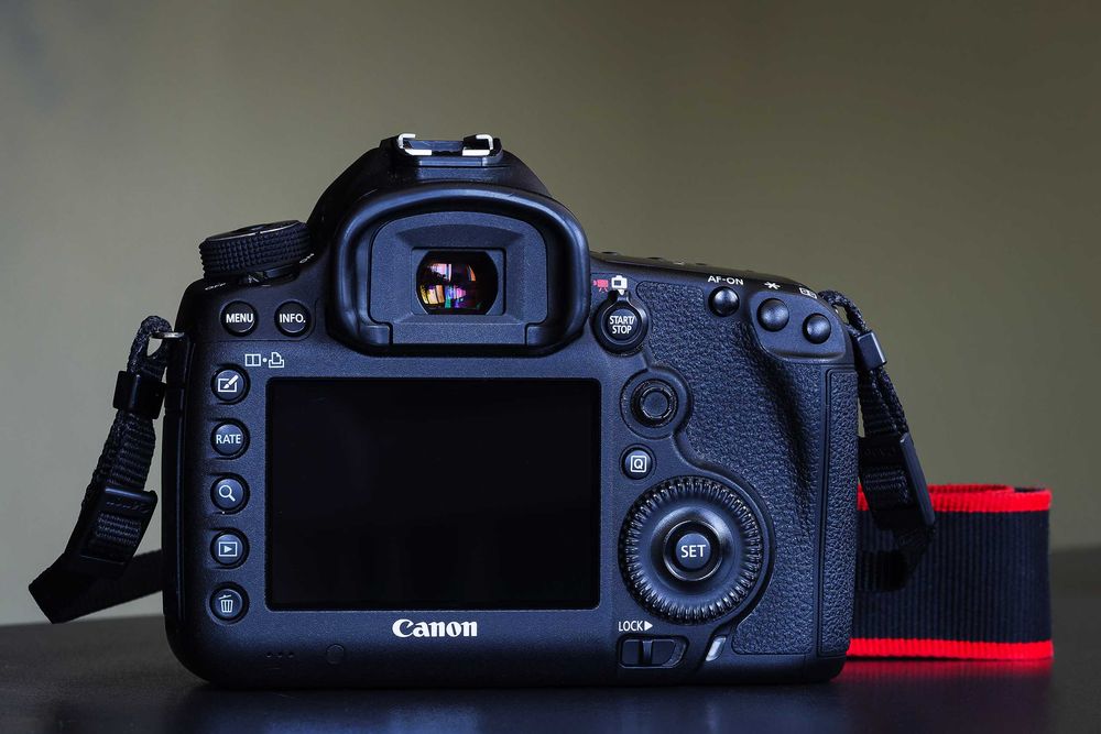 Canon 5D Mark III Body + SanDisk CF Extreme Pro 32GB + 16GB + ИК-пульт