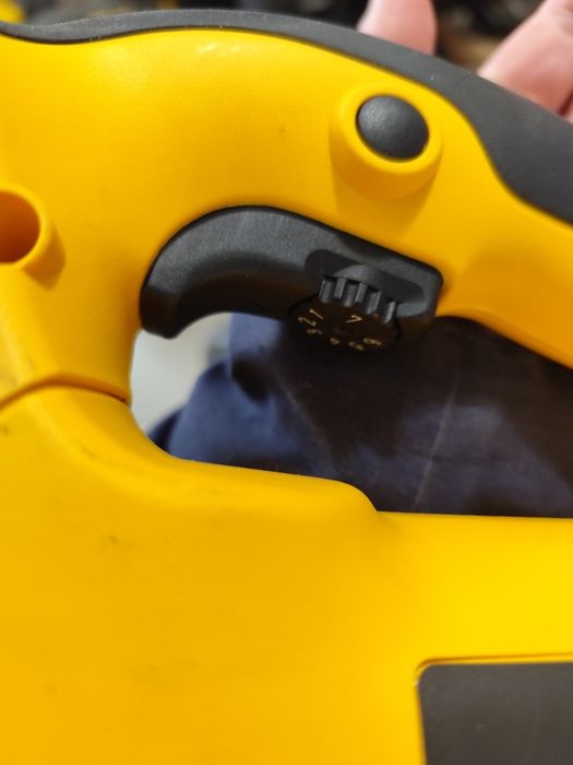 Топ модел прободен трион зеге Девалт DeWALT в куфар