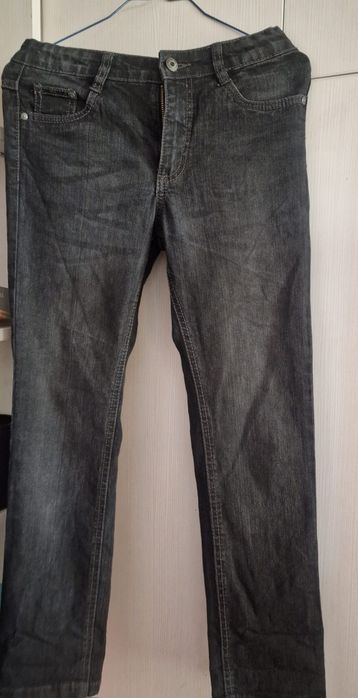 Pantaloni.de.blugi pentru baieti