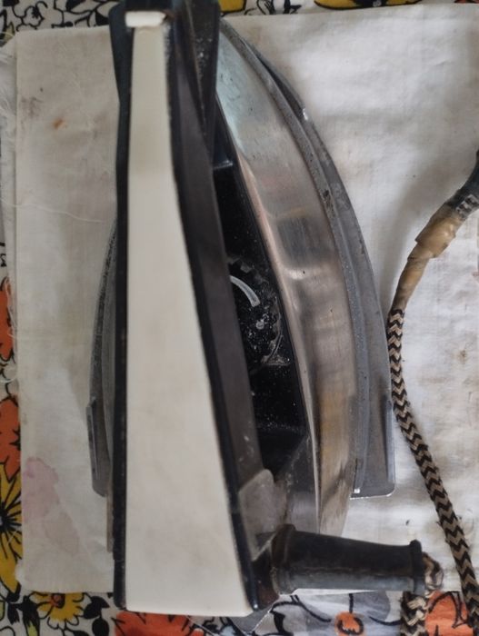 Продается электрический утюг