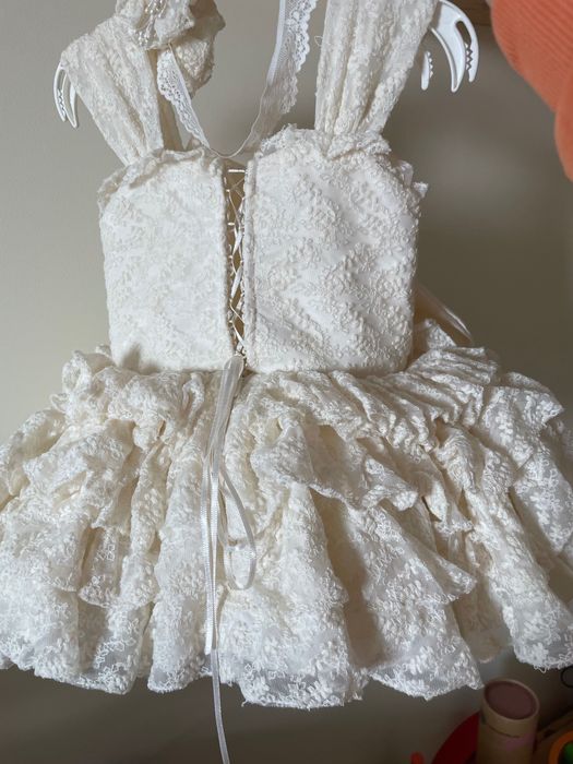 Бебешка дантелена официална рокличка