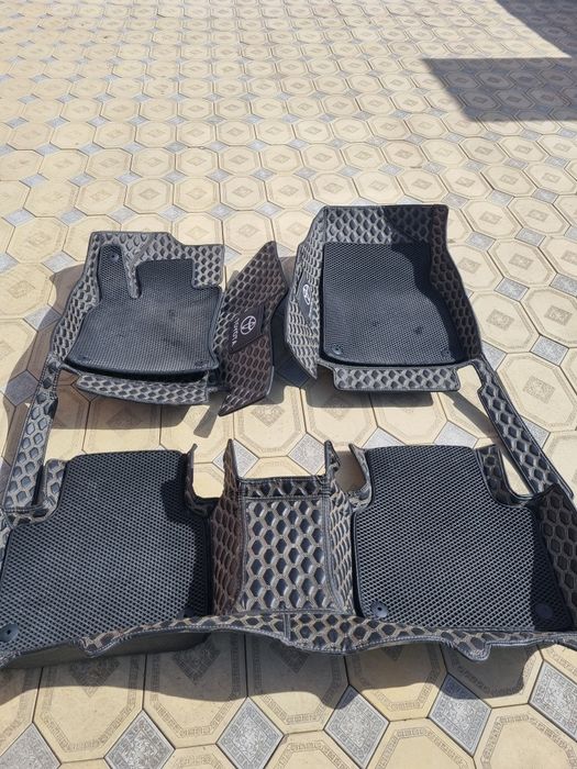 Полики автомобиля