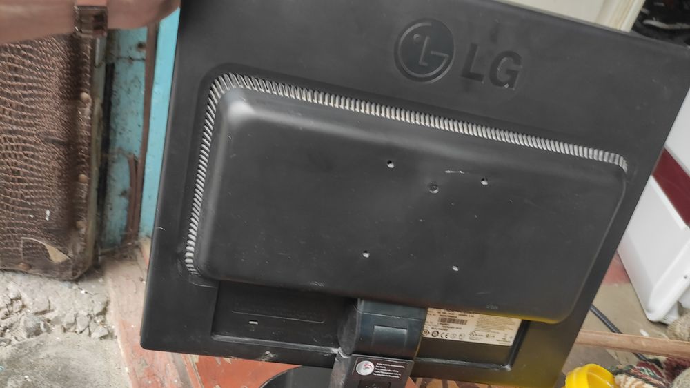 Продам монитор LG