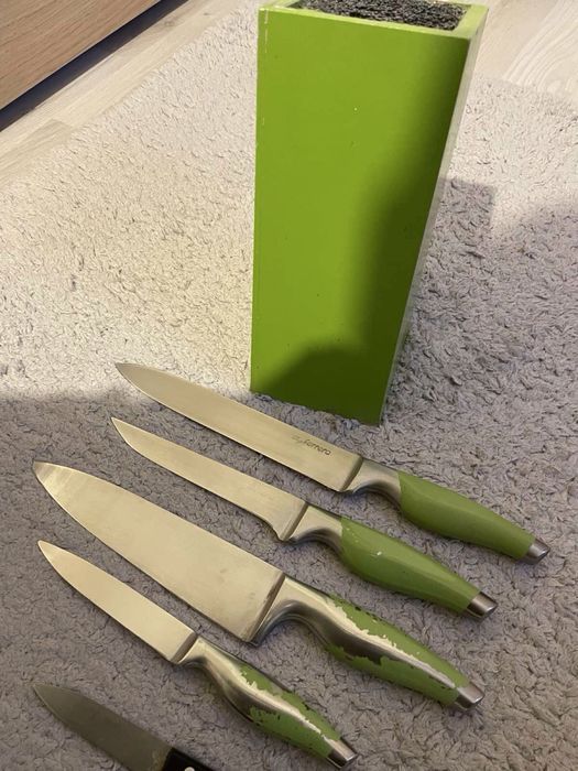 Дървена стойка+комлект ножове/подарък Коледна чаша