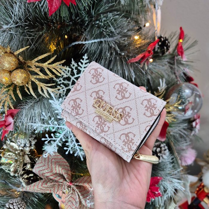 Нови портмонета  Guess