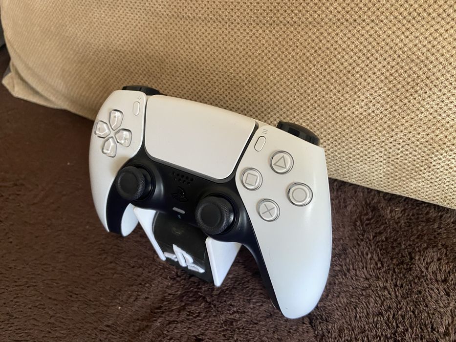 Конзола PlayStation 5 Disc Edition + FIFA 23