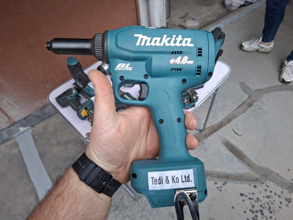 Акумулаторна нитачка makita DRV150