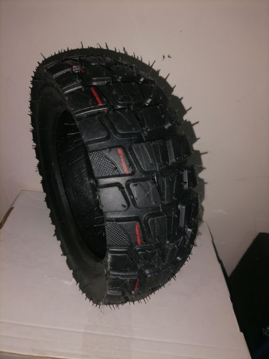Чисто нови гуми за тротинетка