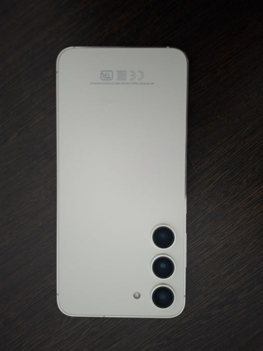Samsung S23 8/256 идеал