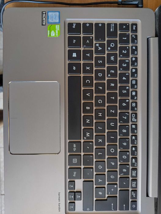 ASUS UX310  i5-7200U 2.30Ghz 13.3'' Full HD, 8GB, 1000GB + 256GB SSD, nVIDIA GeForce 940MX 2GB