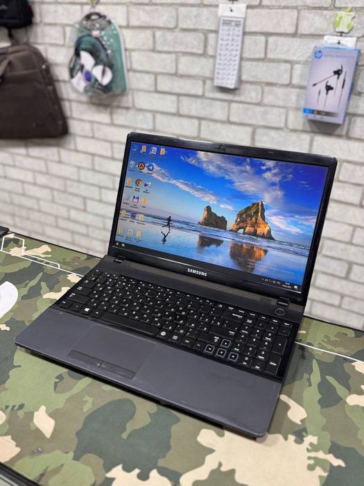 Noutbuk. Samsung. Core i3. Holati 100% ideal. IELTS imtihoniga tayyorl