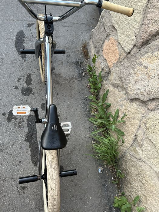 Велосипед BMX.